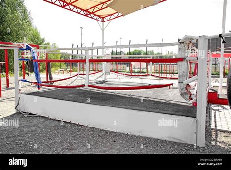 Boxing Ring Outside 的图像结果