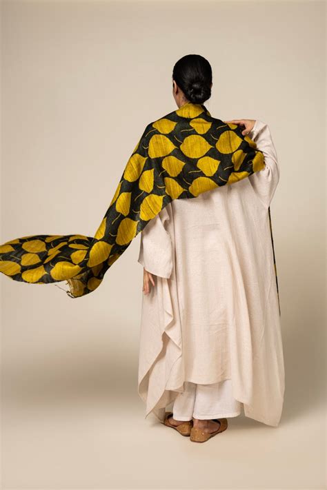 Yellow Leaf Tussar Peace Silk 3 in 1 Cape – Aeshaane by Neesha Amrish