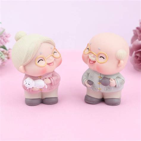Buy TENDYCOCO Elderly Couple Cake Topper Loving Couple Cake Figurine ...