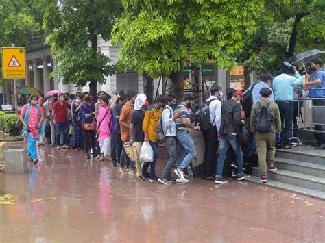 Delhi Metro running with 100% seating capacity: What's allowed and what ...