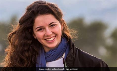 अमेरिकी शख्स ने हमास के हमले में मारी गई बेटी का पता लगाने के लिए फोन ...