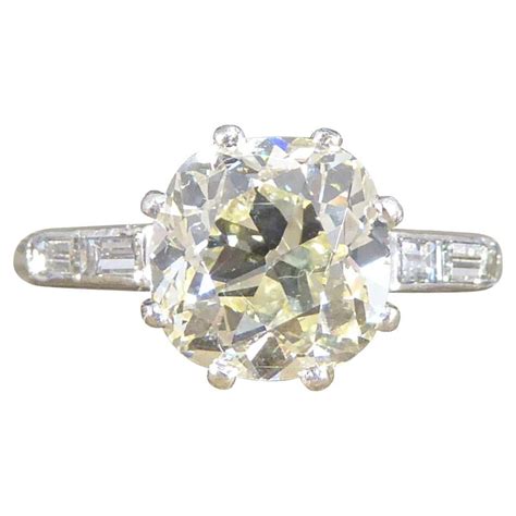 1920s 2.57ct Cushioned Old Mine Cut Diamond Engagement Ring with ...