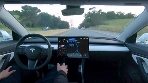 Video: See The Tesla Model 3 Drive Itself Over 18 Miles Like A Pro - Tech