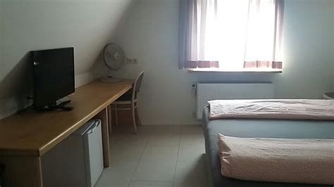 HOTEL-RESTAURANT RATSSTUBE (Stuttgart) - Hotel Reviews, Photos, Rate ...