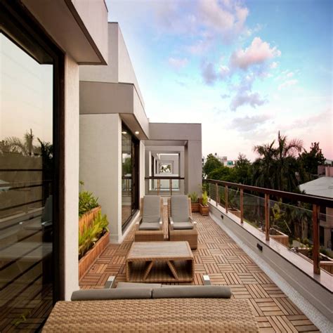 Ahaan villa - ahmedabad openideas modern balcony, veranda & terrace ...