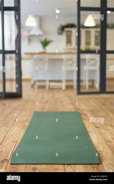 Empty Exercise Room 的图像结果