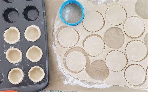 Pie Crust Flowers & Mini Pies - Portlandia Pie Lady