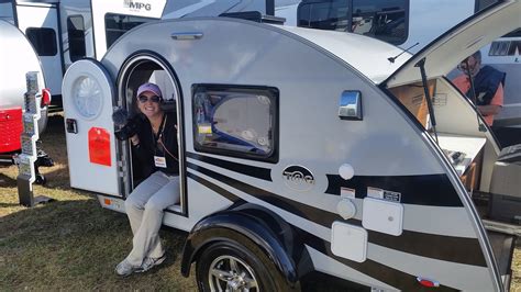 What Does RV Stand For? The Most Popular RV Types - MOTM