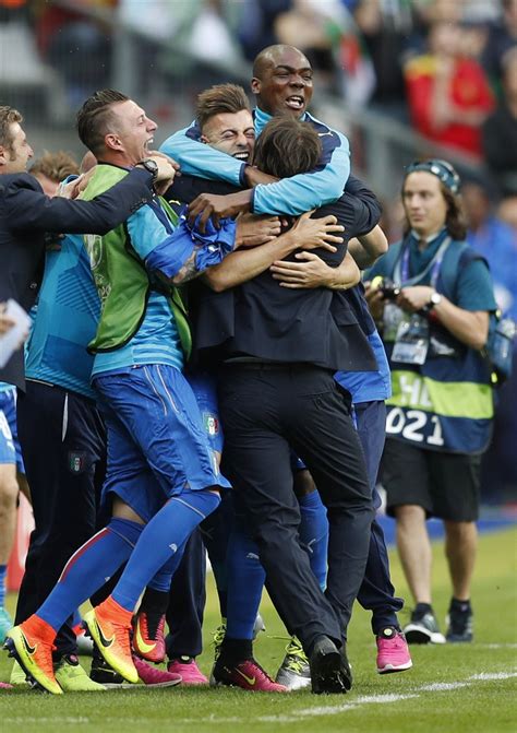 Italy oust holders Spain with 2-0 victory in Euro pre-quarters - Photos ...