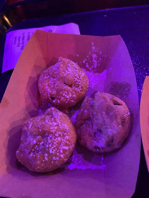 Fried Oreos and field roast hot dog 🤤 : r/VeganFoodPorn