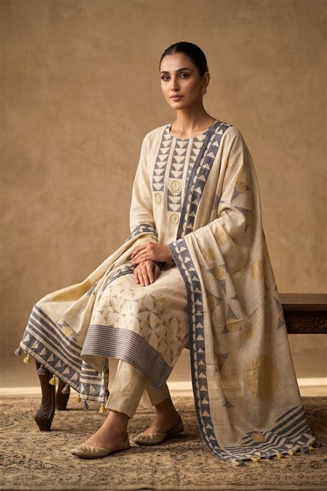 Off-White Linen Geometric Printed Kurta Set| Singhania's