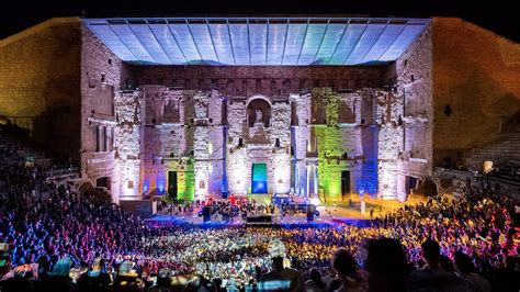 Cette immense star hollywoodienne sera en concert à 2h de Lyon cet été ...