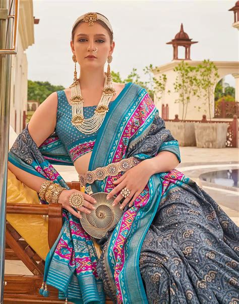 Grey Ethnic Motifs Patola Silk Saree – South India Shopping Mall