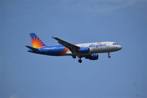 Allegiant Airbus A320 Returns To Phoenix After Double Engine Bird Strike