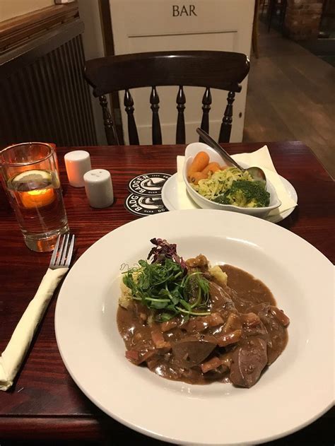 THE SWAN INN (Sturminster Newton) - Inn Reviews, Photos, Rate ...