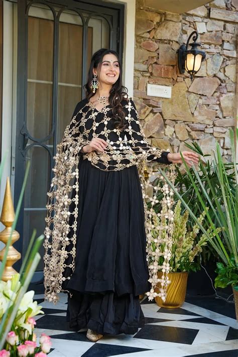 Black Aura Ensemble – hodee.in