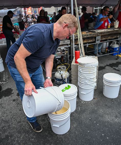 Weather can’t stop hungry pancake crowd - masslive.com