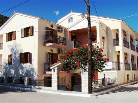 ALEXATOS STUDIOS & APARTMENTS (Agia Efimia, Cephalonia) - Lodge Reviews ...