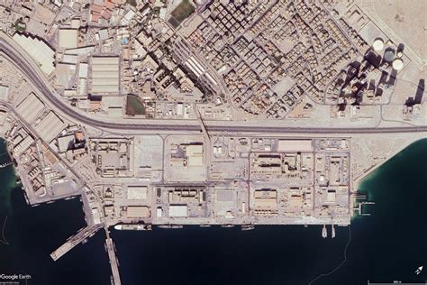 https://d.newsweek.com/en/full/2665412/us-naval-forces-deploy-bahrain.jpg?f=08d9422c5da9d61328158f59b1d5f2e7&amp;w=1200