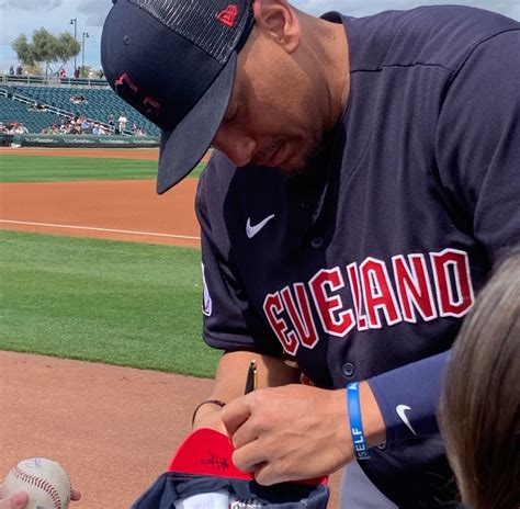 Ask Yadi: What is the protocol for approaching a famous person at a ...