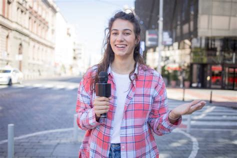 Outside Reporter! Interview Camera 的图像结果