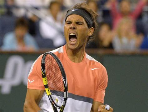 Nadal sufre para ganar a Stepanek en tres sets