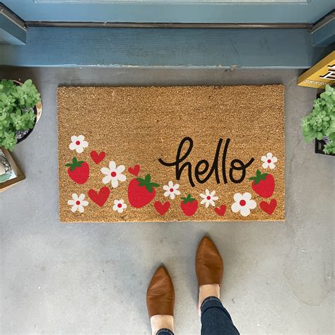 Strawberry Doormat with Flowers | Door mat diy, Summer doormat, Door mat