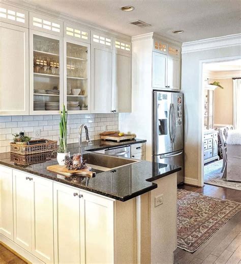 35 Functional Kitchen Peninsula Ideas You Need to See