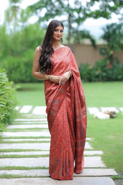 Guide to Purchasing the Perfect Kani Saree– Imperial Weaves