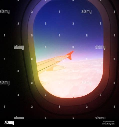 Airplane window seat view hi-res stock photography and images - Alamy