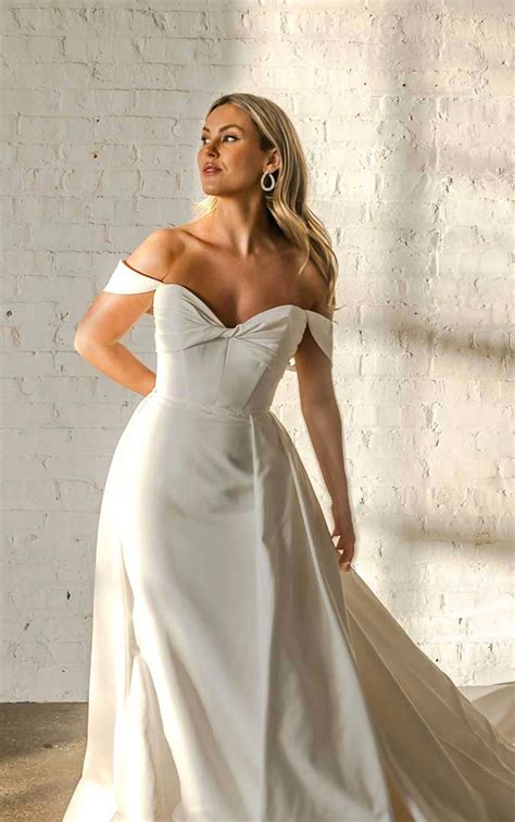 Modern Strapless Column Wedding Dress with Off-the-Shoulder Straps