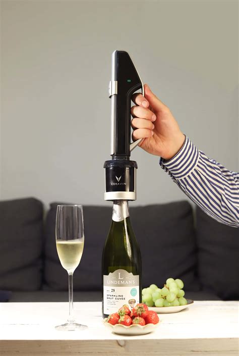 https://www.coravin.dk/cdn/shop/articles/sparklingpetar1_1e8890cb-fe87-4761-87f7-32c0c283560f.jpg?v=1750069759