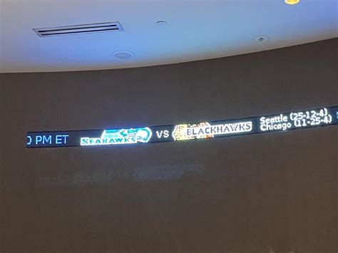 Seattle vs Chicago. Interesting match up at the DTW Sky Club : r ...