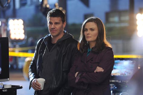 Download Emily Deschanel Temperance Brennan Seeley Booth David Boreanaz ...