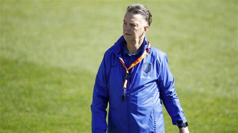 Louis van Gaal offers Man United warning to Erik ten Hag - It's a ...