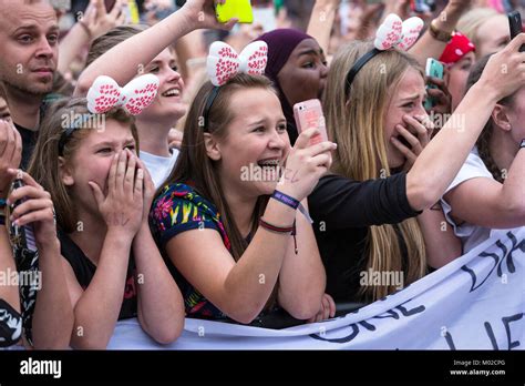 Image result for One Direction Fans Screaming