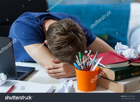 Overworked Student 的图像结果