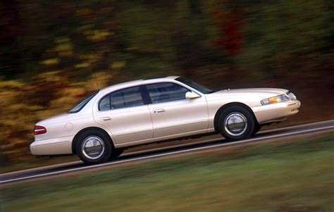 View Photos of the 1995 Lincoln Continental