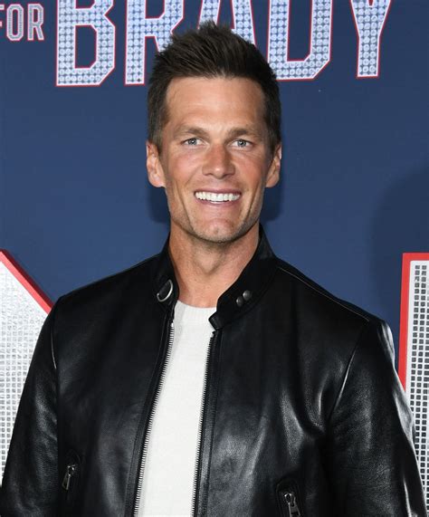 The Hollywood Rumor Mill Tries Desperately to Pair Off Tom Brady ...