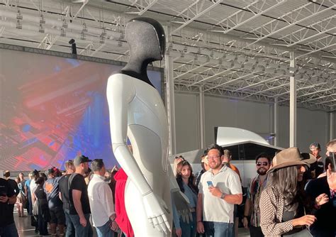 Tesla Factory Robots 的图像结果