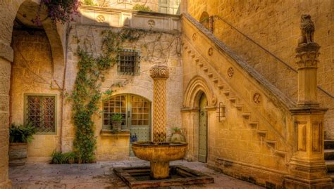 Entrada al Palacio Falson, Mdina - Central de Reservas