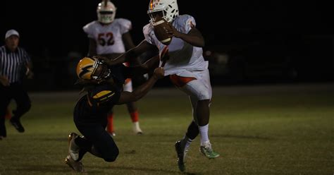 Dunbar High School football sits at No. 7 in Class 5A