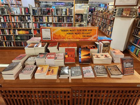 Local Bookstore 的图像结果