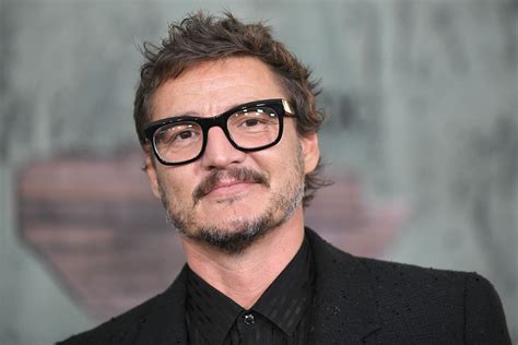 The Last of Us Star Pedro Pascal Talks Hosting SNL