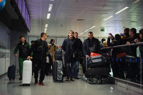 Usyk arrives in Ukraine as a hero (photo + video) – RingSide24