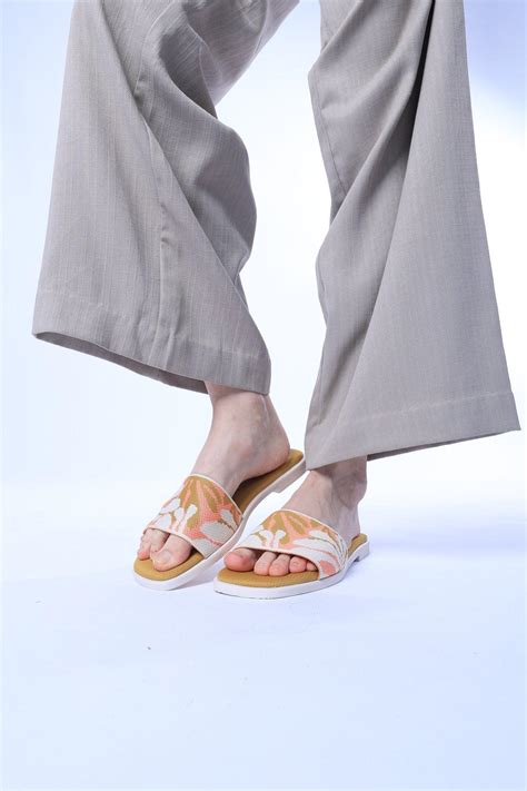Feet Treat- Sliders