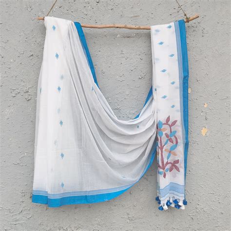SHEVANTI - White Pure Cotton Soft Jamdani Saree With Light Blue Border ...