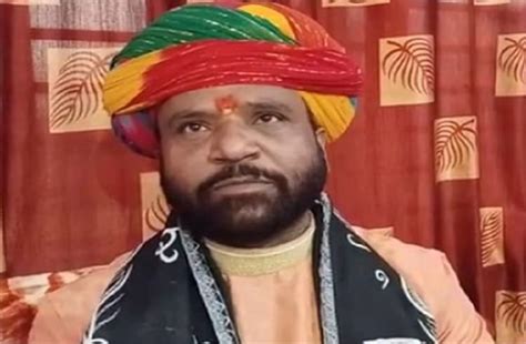 एक और कालीचरण! अब MP के इस प्रसिद्ध कथावाचक ने महात्मा गांधी पर की गलत ...