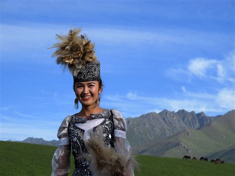 （今日6折）新疆舞蹈维吾尔族表演出服饰装儿童成人少数民族哈萨克大摆长裙女—民族服装/舞台装
