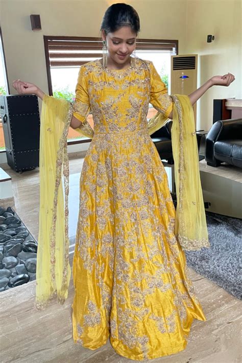 Yellow anarkali in zari work – Kuro Clothing India